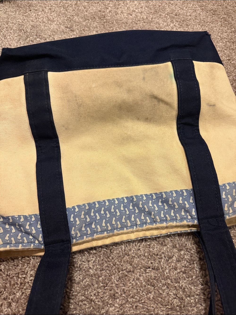 Vineyard vines tote in small blue footprint trim - Picture 3 of 6